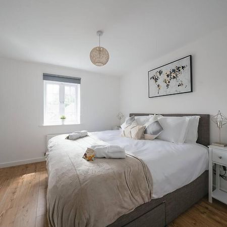 Stylish 2-Bed Home - For Company Contractor And Leisure Stays - Nec, Airport, Hs2, Contractors, Resort World Birmingham Ngoại thất bức ảnh